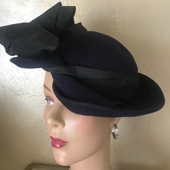 CHIC 1940s\' NAVY FELT FEDORA WITH BLACK FABRIC RIBBON AND LARGE BOW main image 12